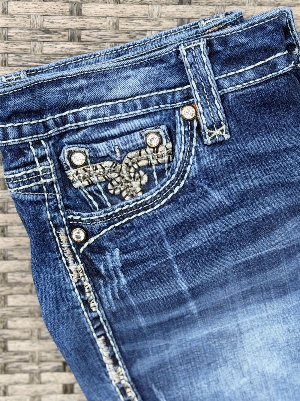 Rock Revival Betty Bootcut Women’s Jeans Designed in USA Mid Rise Size 30 - Picture 5 of 16